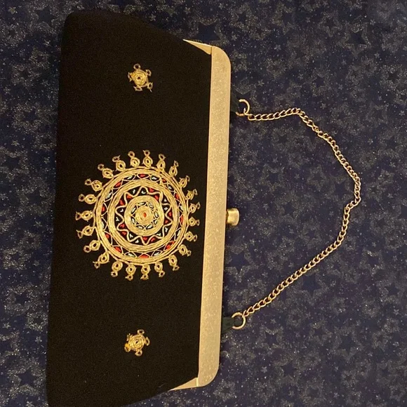 Gorgeous vintage clutch black and gold - good condition - great find - Picture 2 of 6